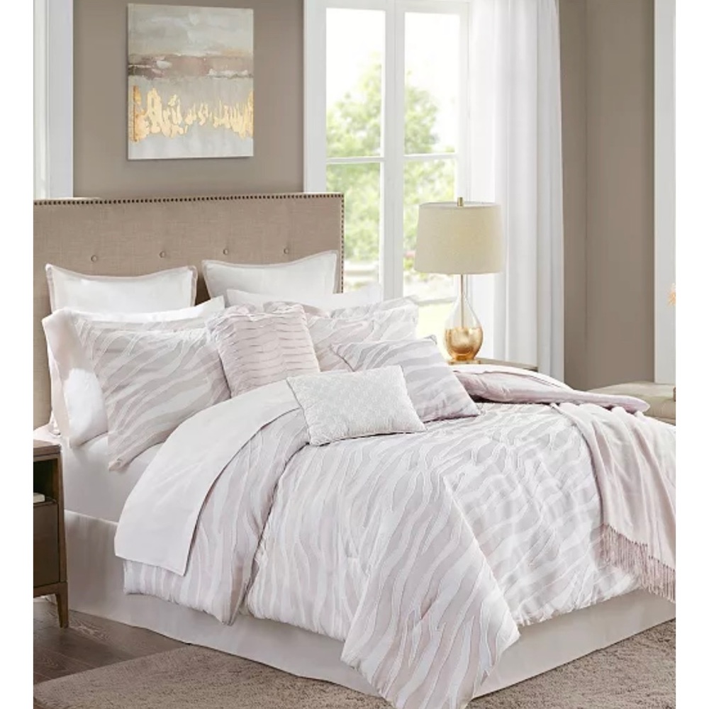 JLA HOME QUEEN COMFORTER SET